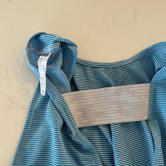 Adidas Primeblue Athletic Activewear Everyday Loose Tank Top Size Women's Small - Picture 3 of 3